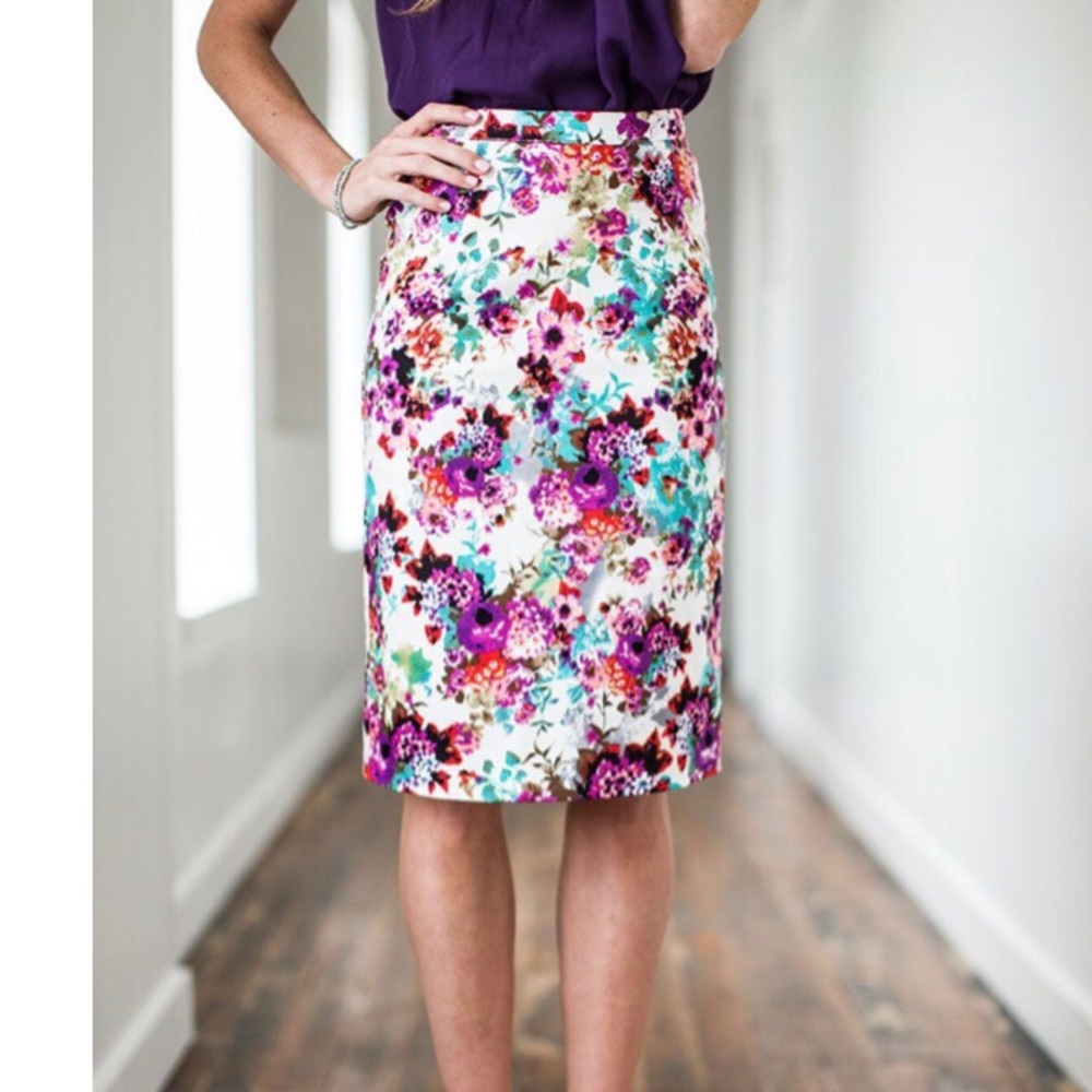 ISO Mikarose floral pencil skirt size M